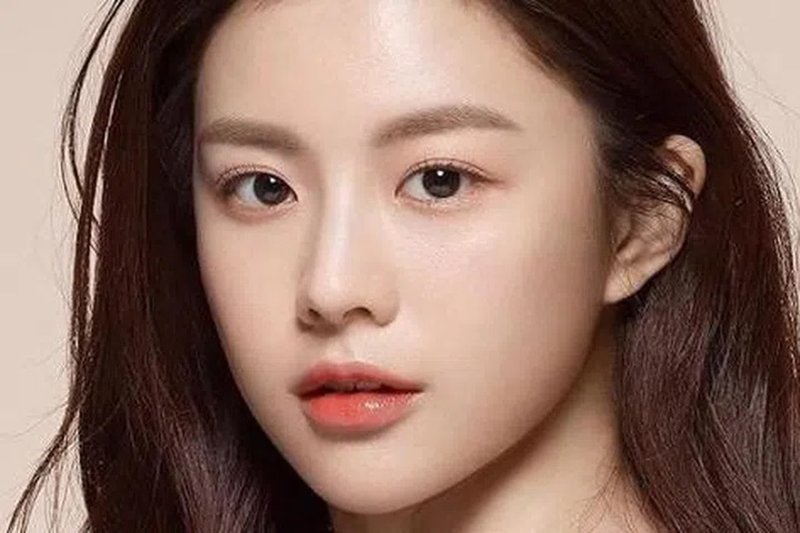 Mặt kim cương đeo kính gì hợp nhất?